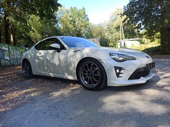 Toyota GT86 2.0-TOP STAV-NAVI-SPORT - 3