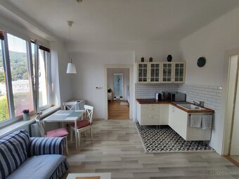 Slnečný 2izb.byt s jedinečným výhľadom - 3