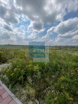 Ponúkame na predaj lukratívny stavebný pozemok v Modre s krá - 3