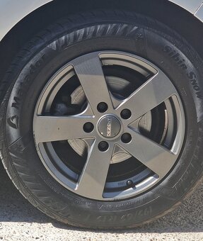 Volkswagen Golf 1.6 TDI Trendline - 3