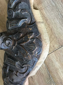 starý relief drevený - 3