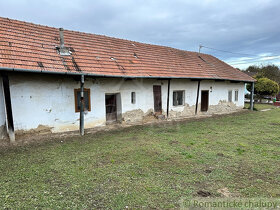 Starší vidiecky domček v malebnej obci Podhájska - 3