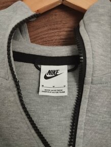 Nike Tech Fleece - 3