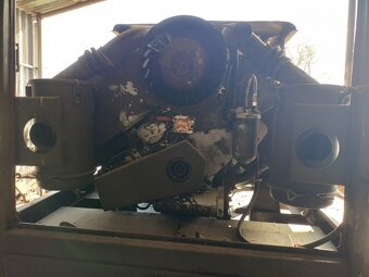 Tatra 138 motor - 3