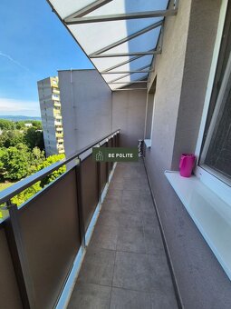 Zrekonštruovaný 2-izbový byt, 65 m2, veľký balkón, širšie ce - 3