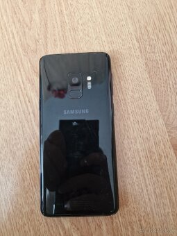 Samsung S9 s poškodeným displejom - 3