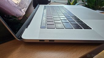 Apple MacBook Pro 16" - 2019 - i9/32GB/1TB - 3