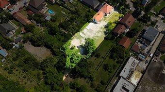 VYDRANY RODINNÝ DOM NA 1760M2 POZEMKU - 3