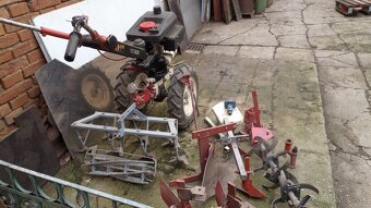 malotraktor VARI + príslušenstvo - 3