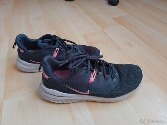 Ľahučké tenisky Nike - 3