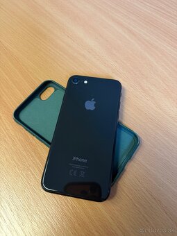 Apple iPhone 8 64GB - 3