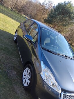 Predám Peugeot 208 1,2benzin - 3
