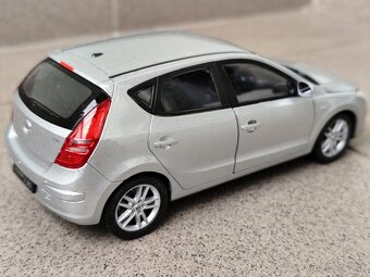 Predám tento Kovový model.Hyundai i30 - 3