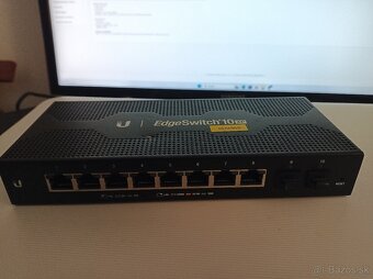 Ubiquiti switch EdgeSwitch 10XP PoE 8 portov - 3