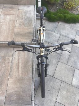 Biely horský bicykel. - 3