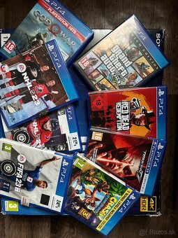 Playstation 4 pro 2TB - 3