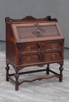 Sekretár starožitný dubový v jakobínskom štýle. - 3