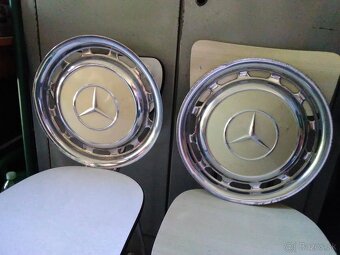 2 puklice MERCEDES W123 - 3