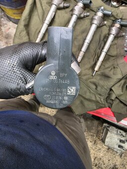 vstrekovacie trisky 04L130277AC - 3