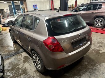 Kia Ceed 1,4 benzín - 3