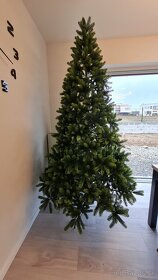 Full 3d vianočný stromček 250cm umelý. Povodna cena 429 EURO - 3