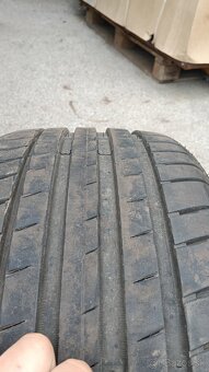 Pneu 215/40 r18 - 3
