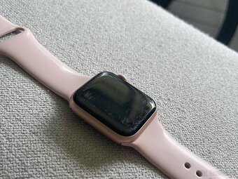 Apple Watch Series 4-40mm rose gold plne funkčné - 3