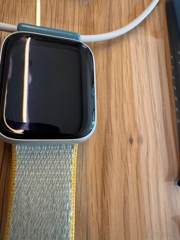 Predam Apple Watch SE 40 mm (prva generacia) - 3