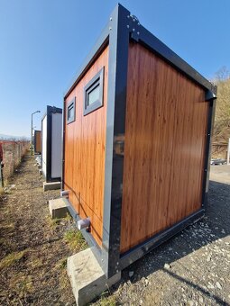 Sanitární kontajner o rozměru 2,4 x 2,4 m - 3