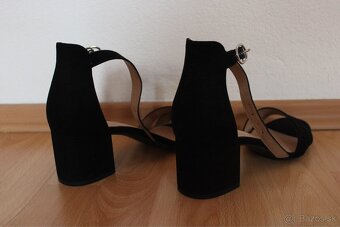 Sandále na opätku - 3