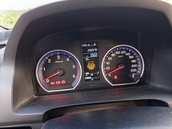 Predám Hondu CR-V diesel 2.2l ,103 kw, 4x4 - 3