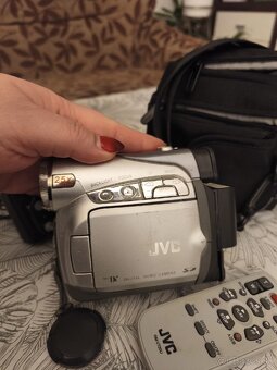 Kamera na mini kazety+ SD karta - 3