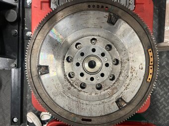 Predam zotrvacnik a spojkovu sadu - 3