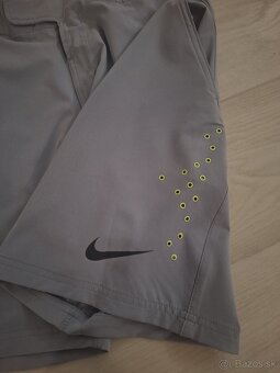 Šedé kraťasy Nike - 3