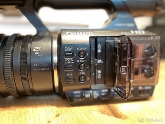 PANASONIC AG AC30 - 3