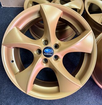 5x100 R17 CMAET 35 v zlatej Subaru farbe - 3