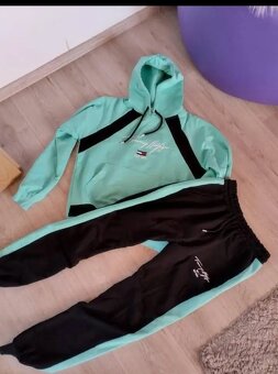 Dámska tepláková suprava - 3