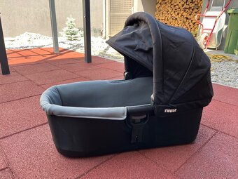 Korba THULE Urban Glide 2 + prsiplast + adapter na sedacku - 3