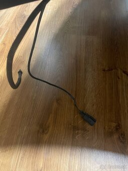 Predám kapotu na vw passat b5.5 čiernu - 3