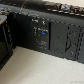 Sony HandyCam HDR-PJ580 - 3