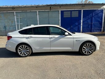 Predám BMW GT 530d, rok výroby 2011, 3.0l disel, 180 kw. - 3