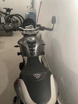Triumph street triple 675R - 3