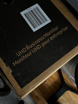 Monitor Samsung UHD Business Monitor - 3