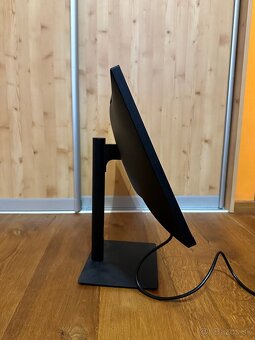 24" Samsung monitor - 3