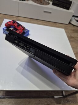 Playstation 4 - 3