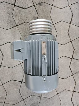 Predám el.motor 4kW 1430ot 380V - 3