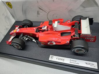 F1 FERRARI F2005 2005 RUBENS BARRICHELLO HOTWHEELS 1:18 - 3