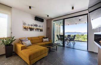 PREDAJ - Komfortný zariadený penthouse - SUKOŠAN - 3