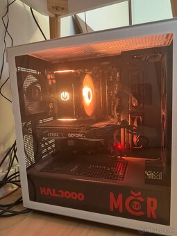 Predám herný PC plus dva herne monitory - 3