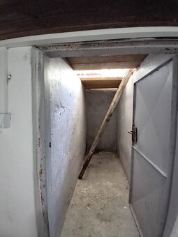 Predaj murovaná garáž s elektrinou, montážna jamou+skladový - 3